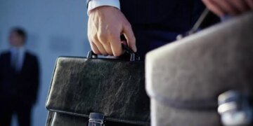 Германия зачистила российское посольство, выслав более 80 дипломатов-шпионов