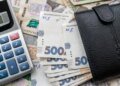Средняя зарплата в Украине достигла 30 тысяч: где платят больше всего