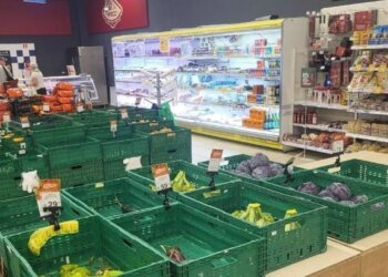Пустые полки в Киеве после ударов РФ: ждать ли дефицита и скачка цен