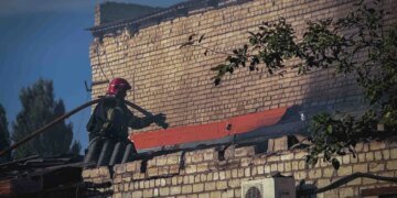 рф атакувала Шосткинську громаду безпілотниками, є травмовані