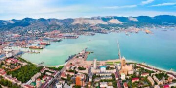 В Черном море затоплен крупный борт: российские власти молчат о  загадочном корабле. ФОТО