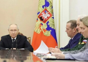Путин вызвал к себе силовиков из-за угрозы «черной осени»