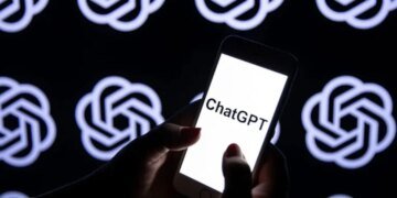 США: подростка обвинили в убийстве родных, он консультировался с ChatGPT