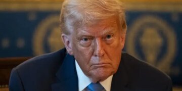 Трамп пригрозил «до чертиков» разбомбить Оман: что произошло