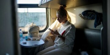 «Укрзализныця» разъяснила порядок выплат в случае травм в поезде: алгоритм действий