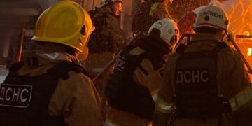 росія двічі вдарила по промисловому об’єкту на Полтавщині, спалахнула пожежа