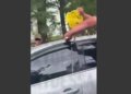 В  Курортном переулке Одессы мужчину в автомобиле заблокировали и залили газом. ВИДЕО