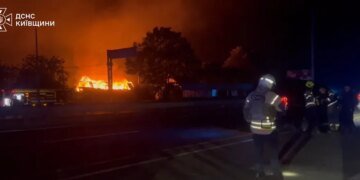 На Київщині під завалами шукають двох людей після удару рф з детонацією, Міноборони доручило "повний аудит" складів