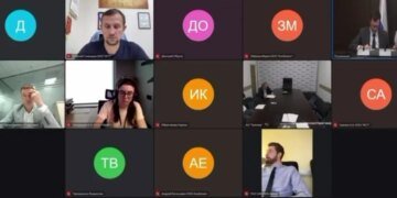 Паника в прямом эфире: пранкер испугал путинских чиновников, как будто украинский спецназ уже на пороге. ВИДЕО
