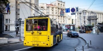 Через ярмарки — нові маршрути: у Києві на вихідних змінять рух транспорту