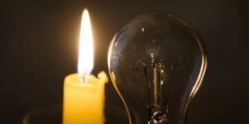 Раптовий блекаут посеред дня: частина Києва без світла