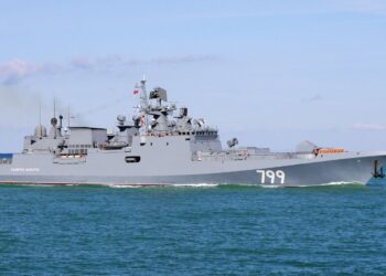 Флот РФ мог остаться без двух кораблей для запуска “Калибров”: снимки со спутников