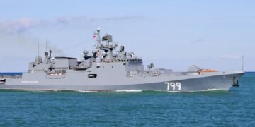 Флот РФ мог остаться без двух кораблей для запуска “Калибров”: снимки со спутников