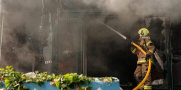 Двое погибших в Кривом Роге: Зеленский назвал количество ударов по Украине за неделю