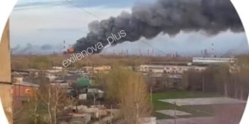 Дефицит бензина в РФ вернулся к пику: заправки снова продают топливо по номерам авто