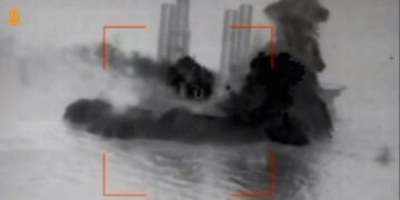 ВМС и СБУ поразили буровую “Сиваш” в Черном море: что там размещала Россия