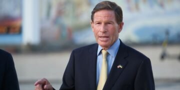 В США хотят ударить “кувалдой” по России: сенатор назвал сроки