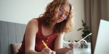 Переплата по налогам: можно ли вернуть лишние средства на свой счет