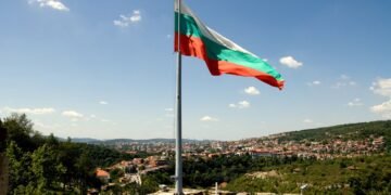 Болгария заявила о связи упавшего дрона с Украиной: в Киеве отреагировали