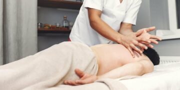 Нова професія за два місяці: для ВПО на Київщині відкрили безкоштовний курс