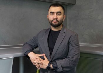 Жумадилов официально уходит с поста главы Агентства оборонных закупок
