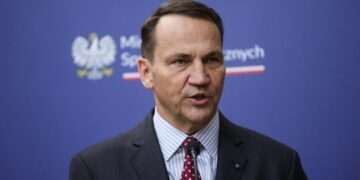Сбивать российские ракеты над Украиной: Сикорский призвал к серьезной дискуссии