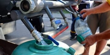 Біля Києва питна вода за графіком: що сталося та де її набрати