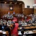 В Косово премьера забросали яйцами прямо во время заседания парламента (видео)