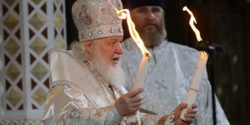В России официально благословляют войну: РПЦ утвердила не менее 12 молитв