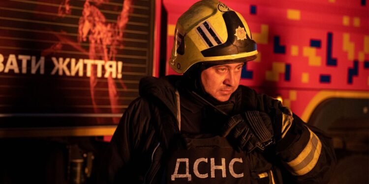 РФ массированно атаковала Сумы КАБами: повреждены дома, пострадали 5 человек