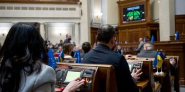 Рада будет работать во время тревог, голосование будет через QR-код, – нардеп