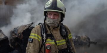 Россияне ударили по АЗС возле дома в Харькове, возник пожар