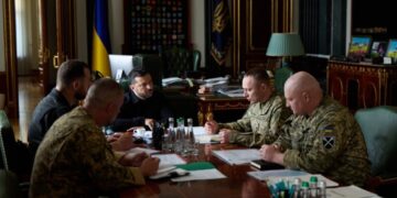 Ситуация в Константиновке: Зеленский поручил готовить кадровые решения в армии