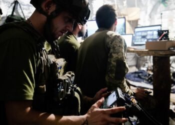 Через несколько месяцев будет кризис на фронте: почему оборонная отрасль бьет тревогу из-за сломанных закупок