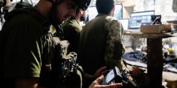 Через несколько месяцев будет кризис на фронте: почему оборонная отрасль бьет тревогу из-за сломанных закупок