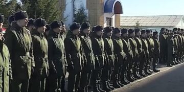 Потери РФ обгоняют вербовку на 6000 человек в месяц – The Guardian