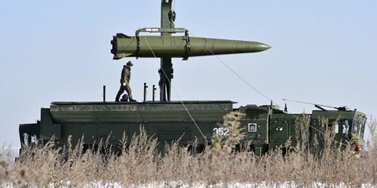 Россия меняет тактику: зачем РФ запускает ракеты из КНДР по одной