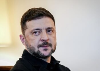 Зеленский не может найти кандидата на должность посла Украины в США, – Politico