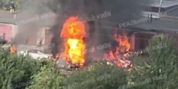 У Києві зафіксували влучання після атаки: відомі перші деталі