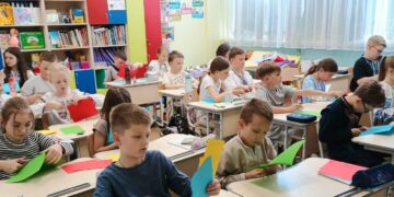 Тривога не означає кінець уроків: як працюють школи Києва під час небезпеки