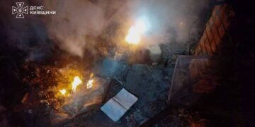 Ніч без спокою для Київщини: п’ятеро постраждалих і десятки пошкоджених об’єктів