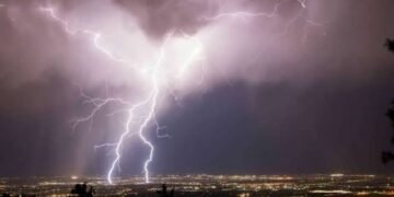 Небезпечна негода йде на Київ: оголошено жовтий рівень небезпеки