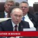 Песков зашел за спину Путина, и мир увидел отношение пресс-секретаря ко всяким “печенегам”. ВИДЕО