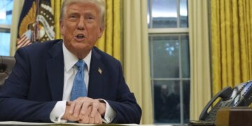 Трамп перекрасил волосы, и это бурно обсуждает не только Америка. ФОТО