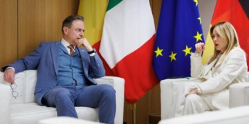 Мелони и Де Вевер требуют от Брюсселя остановить мигрантов
