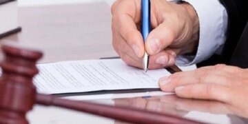 Отрицала нападение России в видеочате — суд обязал женщину читать Багряного