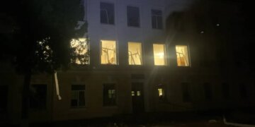 Конотоп подвергся атаке дронов: есть пострадавшие, повреждены дома, школа и железнодорожные пути