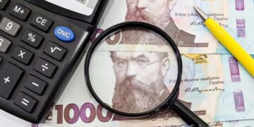 Налоговая служба может вернуть часть денег: проверьте, имеете ли вы на это право