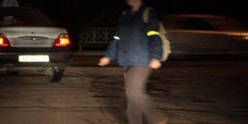 Стань заметным: полиция напоминает, как обычный фликер может спасти вашу жизнь на ночной дороге. ВИДЕО