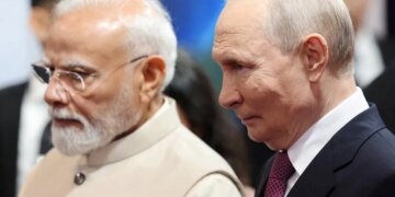 Индия готовится вдвое сократить закупки российской нефти из-за «адских санкций» США